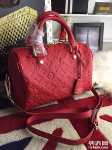 廠家批發(fā)招募微信代理，優(yōu)質(zhì)服裝、鞋帽、箱包、首飾貨源等你來拿