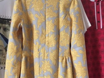 武漢尾貨服裝批發市場 庫存清倉，低價批發童裝及男女裝